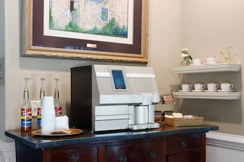 Village Inn And Pub - Adults Only,Demere Park>>Brunswick,4 star