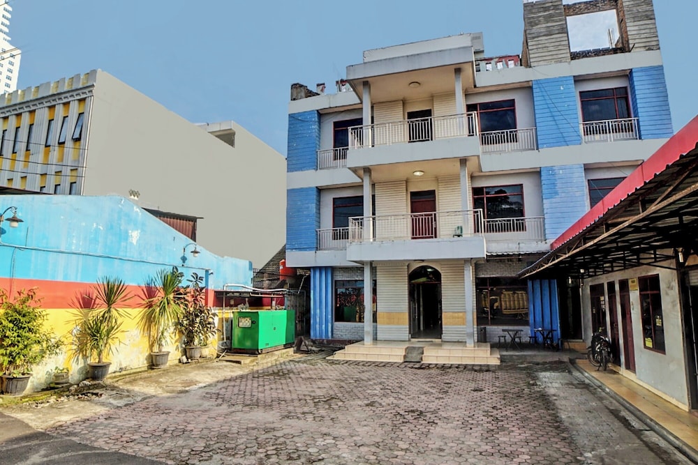 oyo 91706 hotel serena anggrek