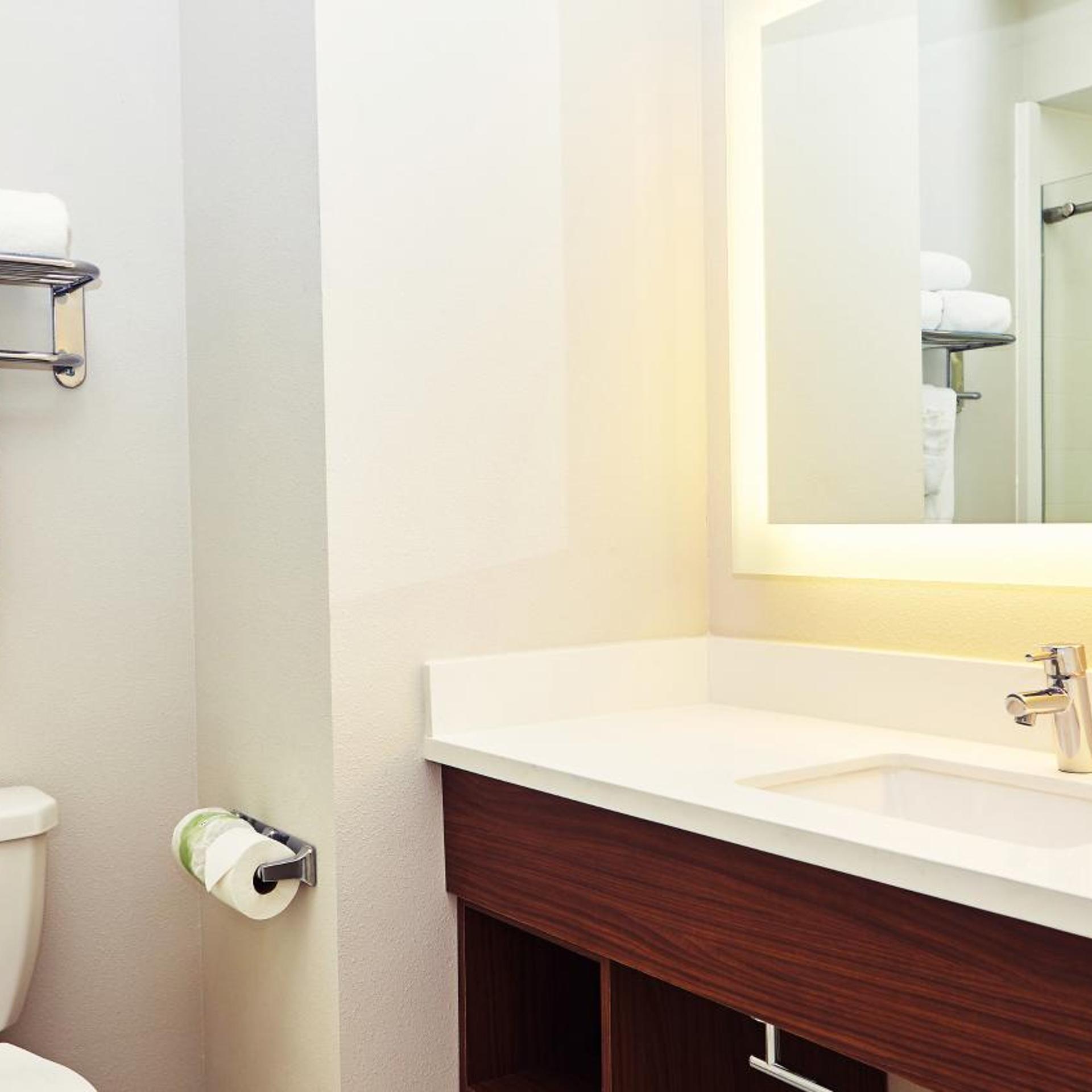 holiday inn express and suites corona by ihg