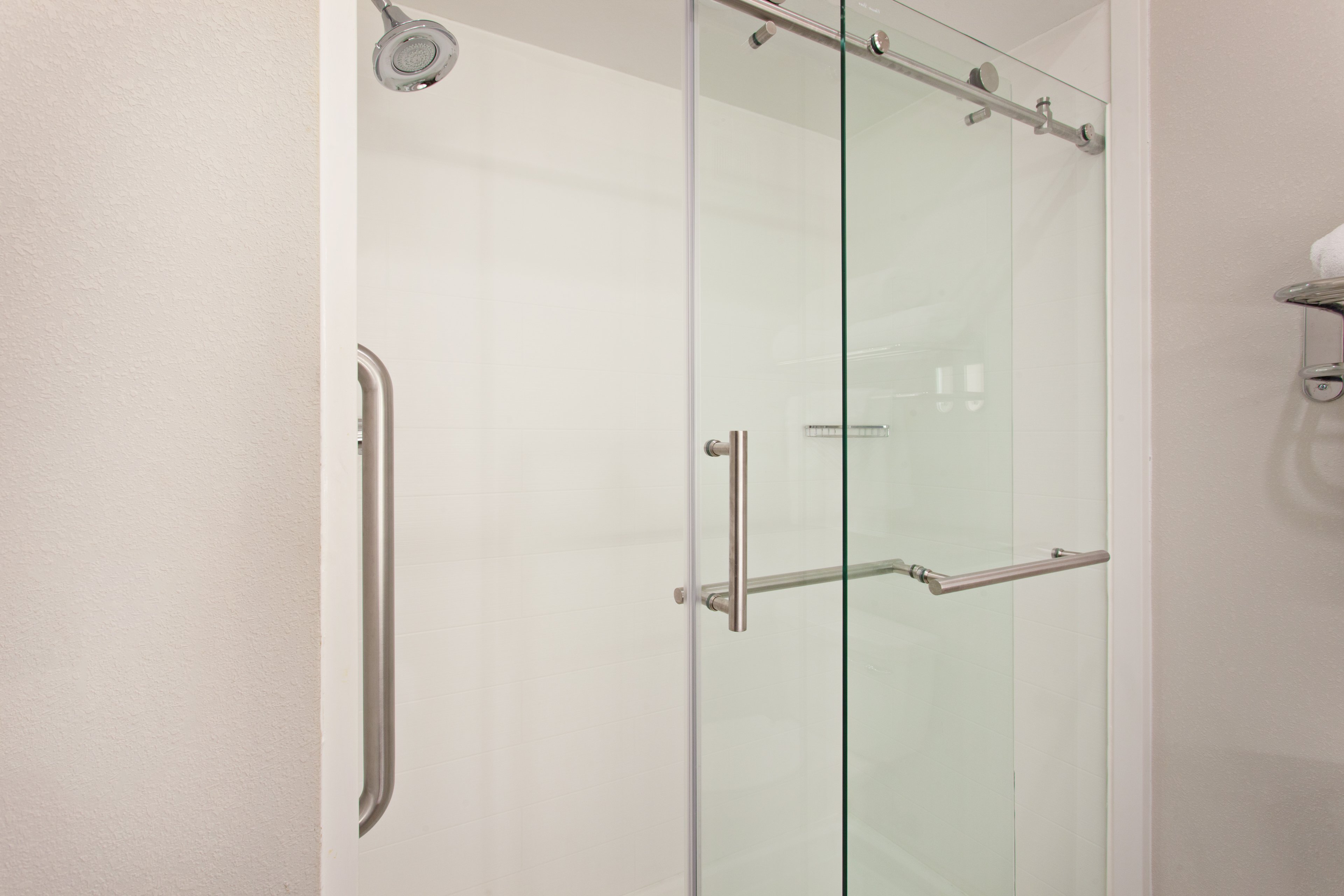 holiday inn express and suites corona by ihg