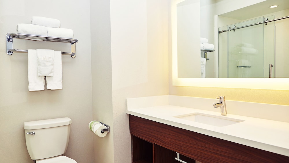 holiday inn express and suites corona by ihg