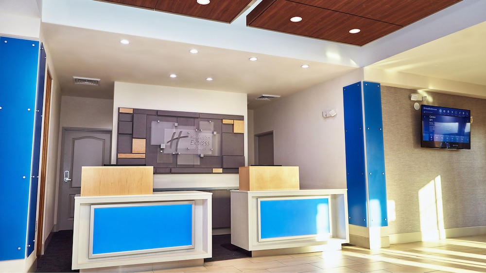 holiday inn express and suites corona by ihg