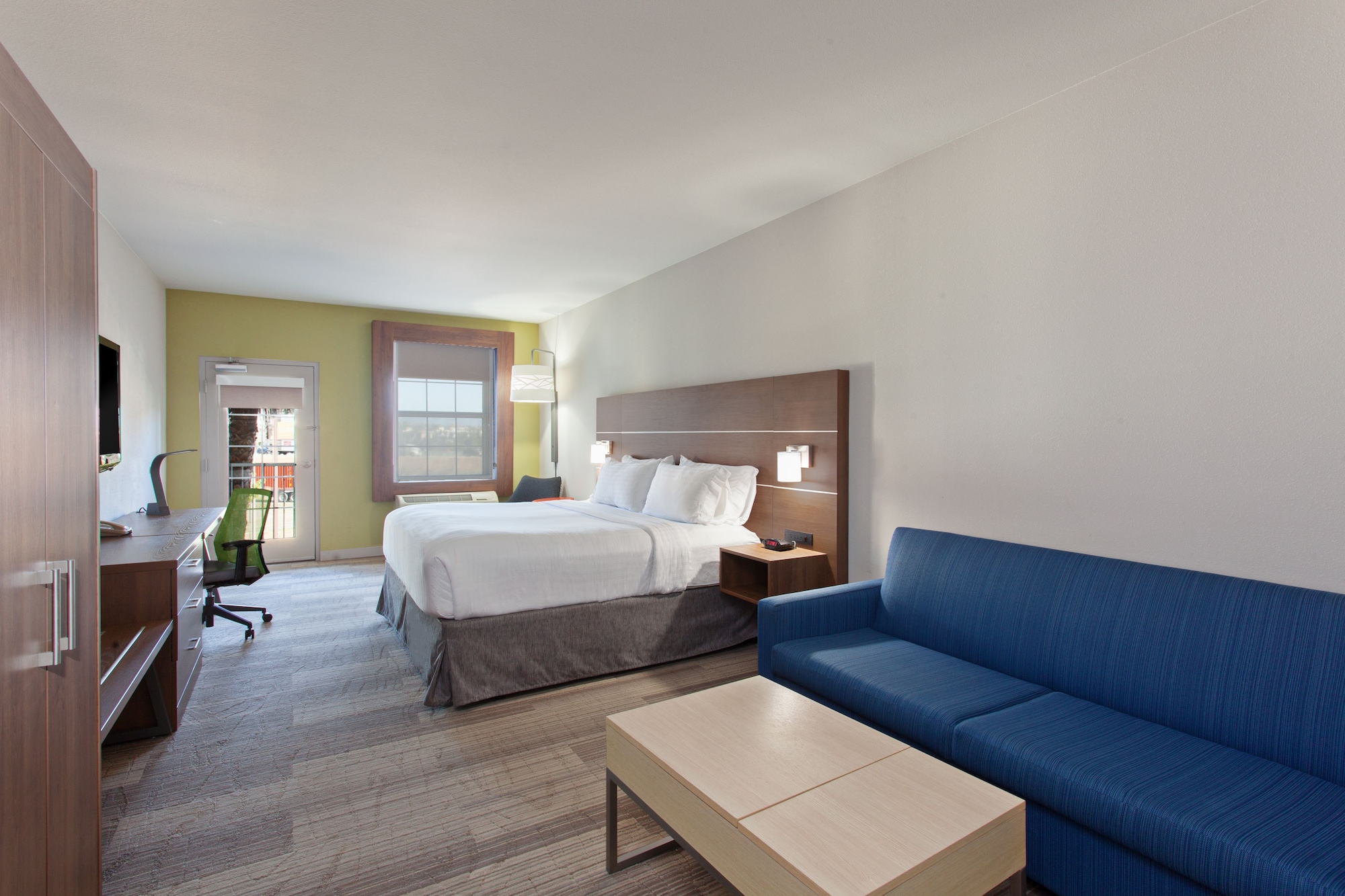 holiday inn express and suites corona by ihg