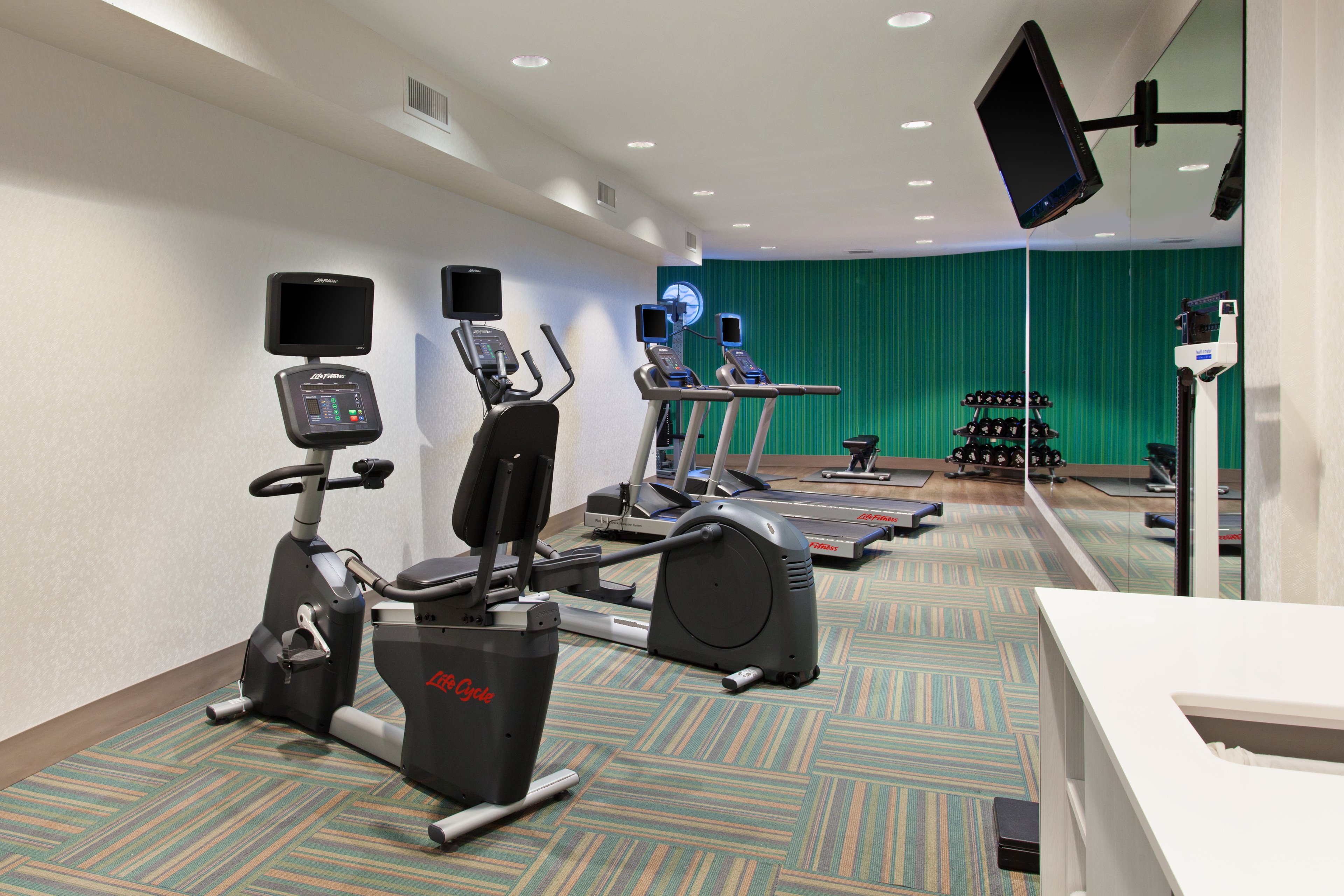 holiday inn express and suites corona by ihg