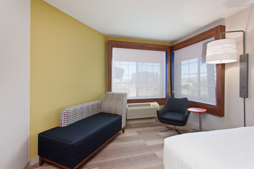 holiday inn express and suites corona by ihg