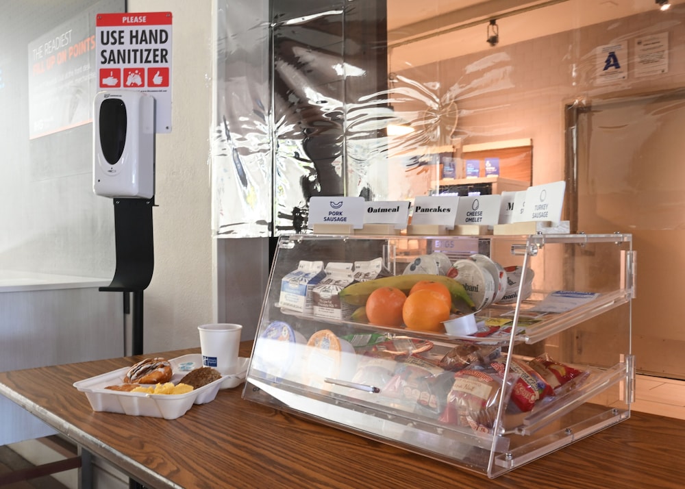 holiday inn express and suites corona by ihg
