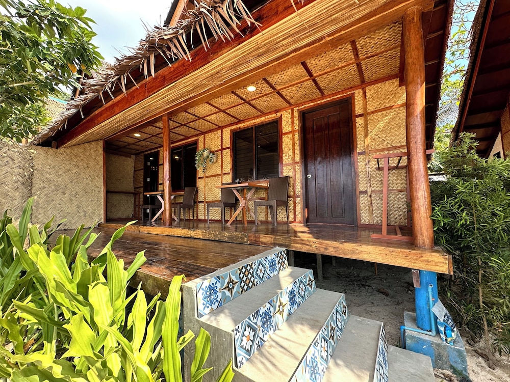 el nido beach huts