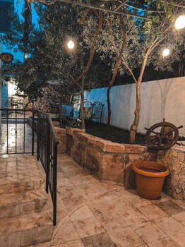 la luna otel cunda