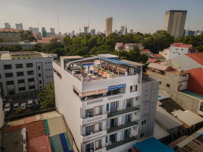 pooltop phnom penh
