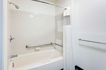 Travelodge By Wyndham College Park,College Park>>Atlanta,2 star