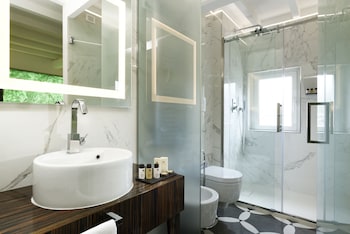 elle boutique hotel