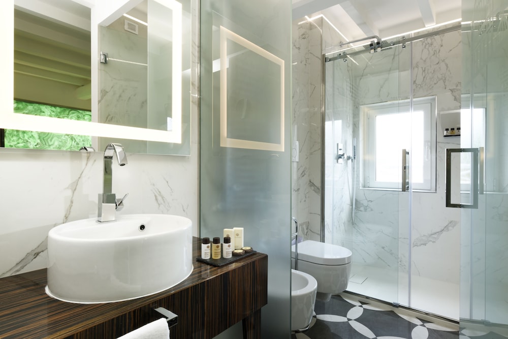 elle boutique hotel