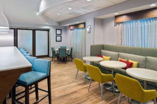 hampton inn petersburg southpark mall