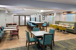 hampton inn petersburg southpark mall