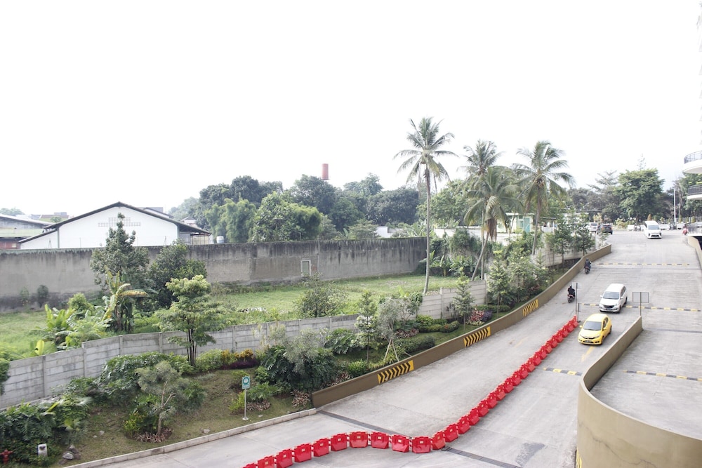 artistic and scenic studio at gateway pasteur near cimahi