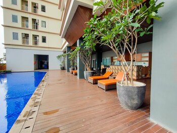 simply look studio tamansari mahogany karawang apartment