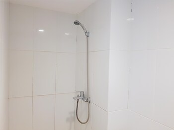 simply look studio tamansari mahogany karawang apartment