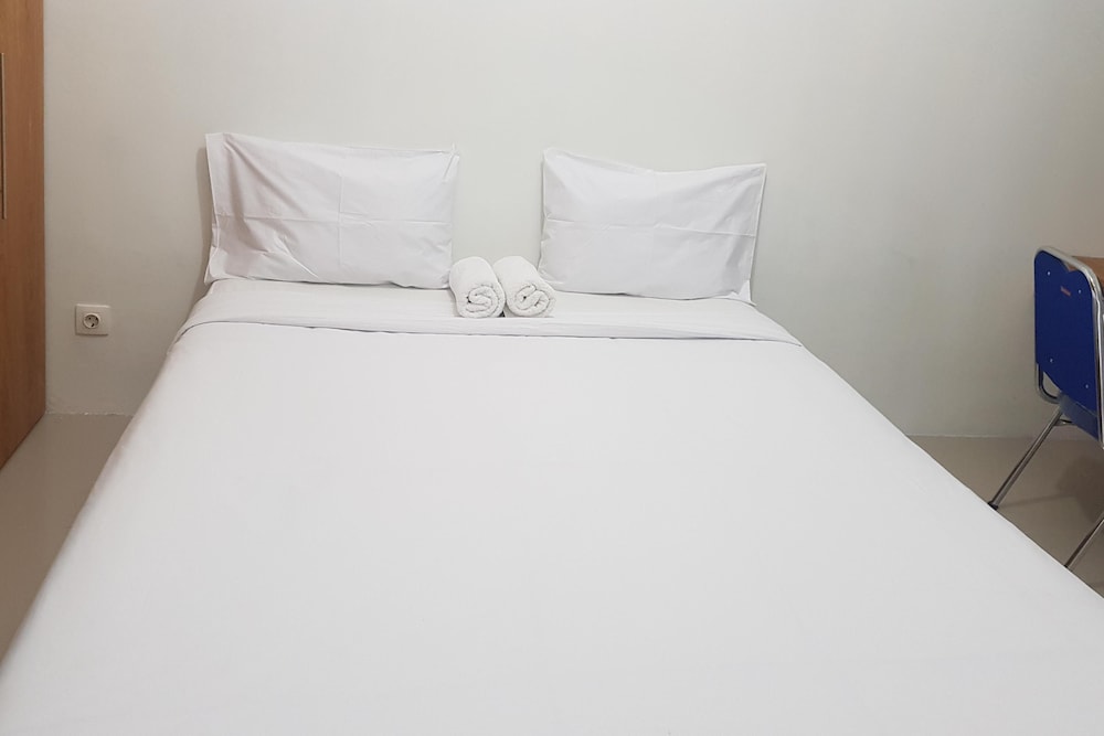 simply look studio tamansari mahogany karawang apartment