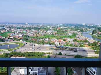 simply look studio tamansari mahogany karawang apartment