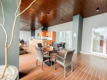 simply look studio tamansari mahogany karawang apartment
