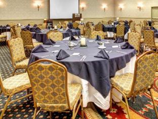 Hilton Columbia Center,Columbia Metropolitan Airport>>Columbia,4 star