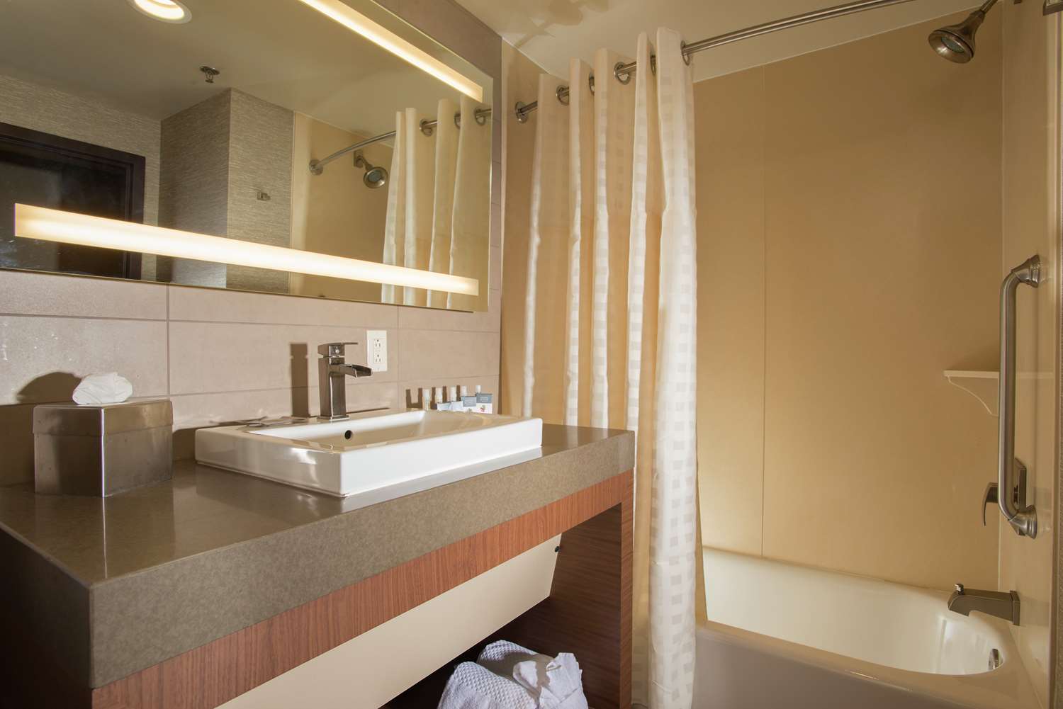 the broadway columbia a doubletree by hilton