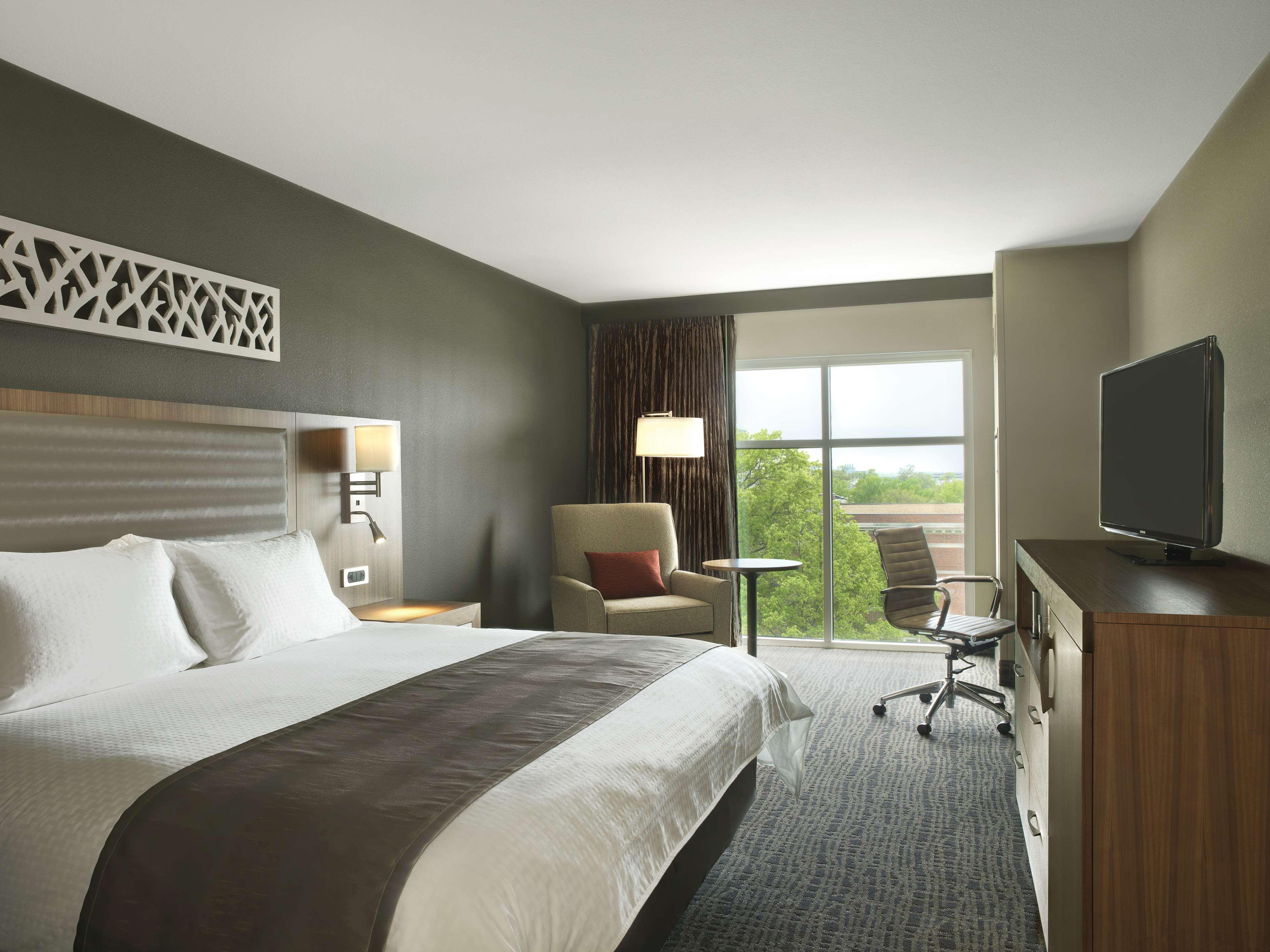the broadway columbia a doubletree by hilton