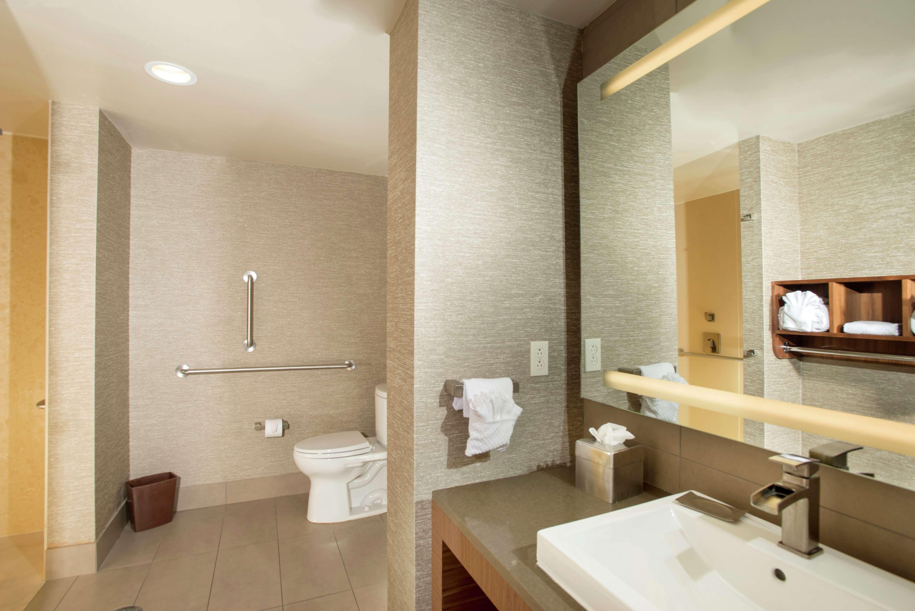 the broadway columbia a doubletree by hilton