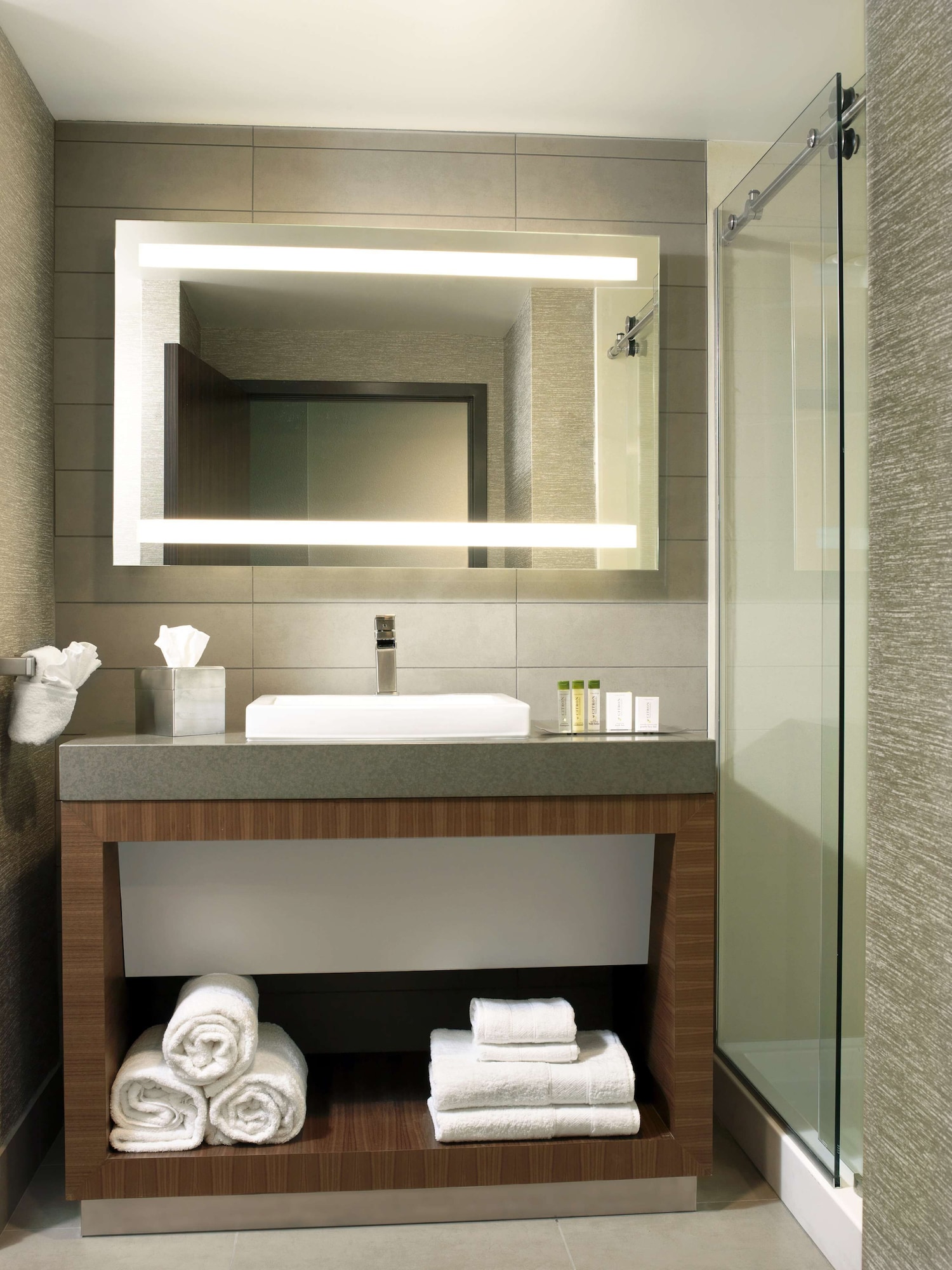 the broadway columbia a doubletree by hilton