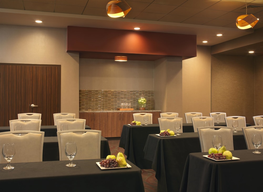 the broadway columbia a doubletree by hilton