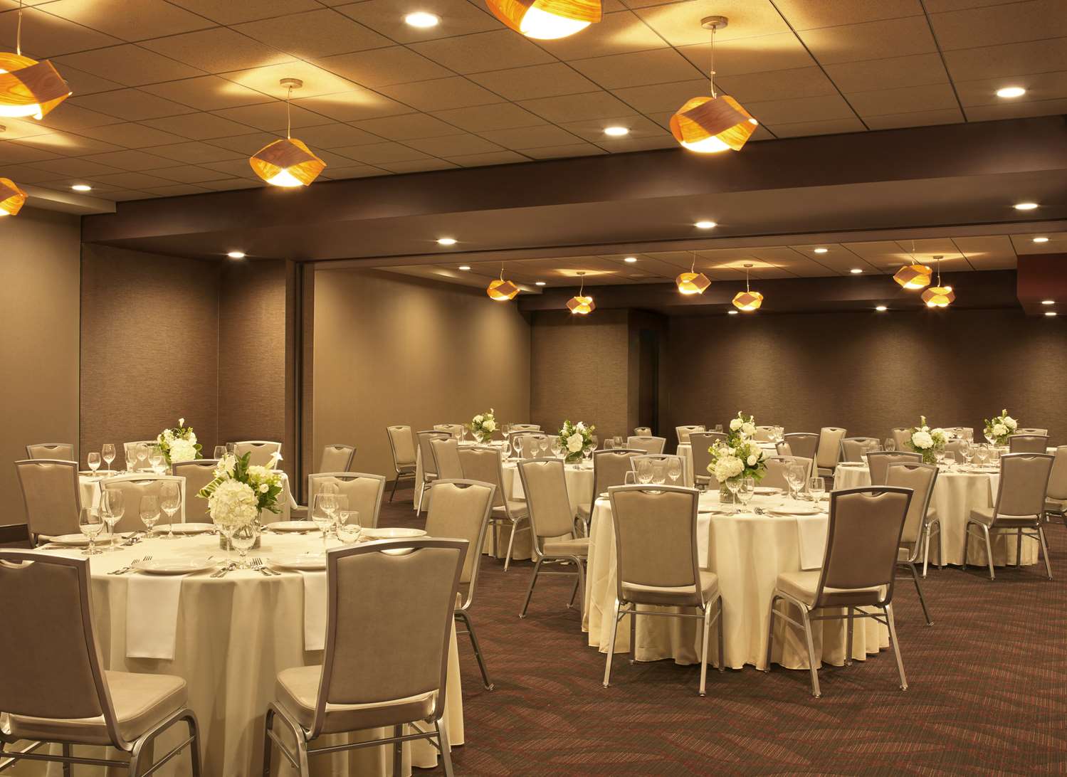 the broadway columbia a doubletree by hilton