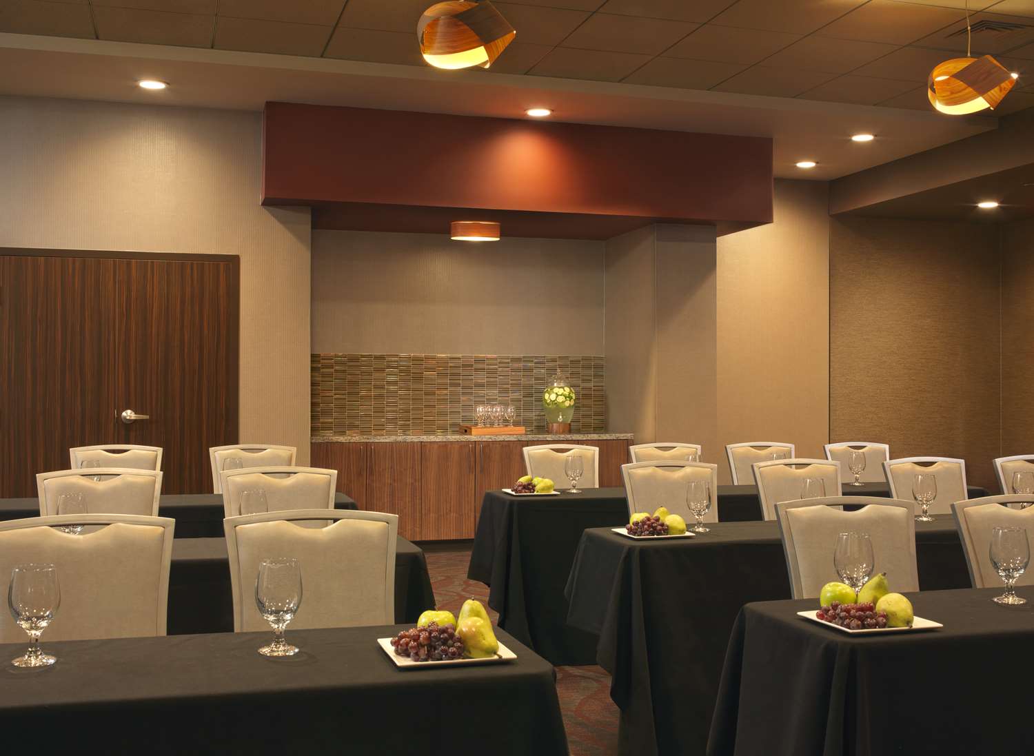 the broadway columbia a doubletree by hilton