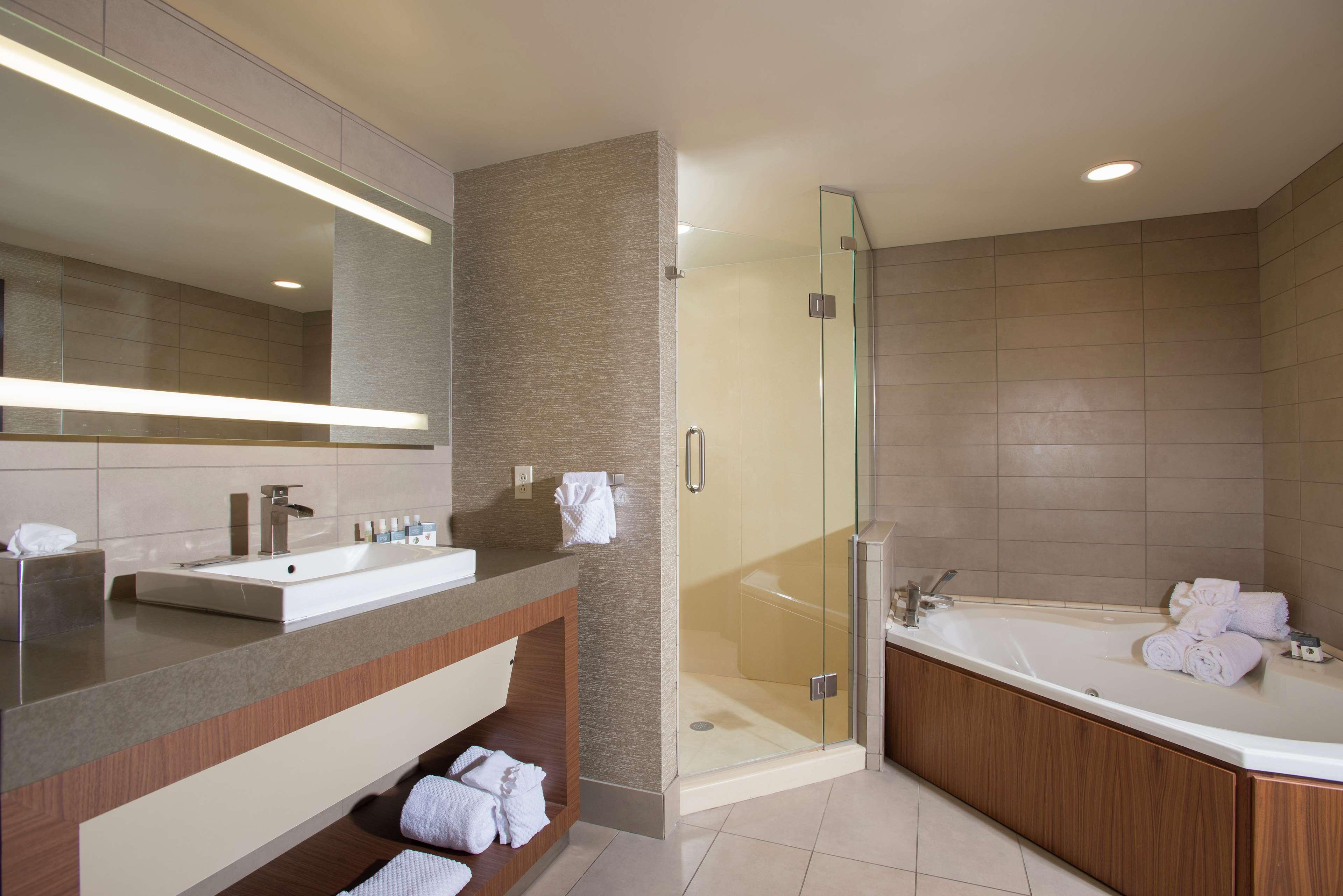 the broadway columbia a doubletree by hilton