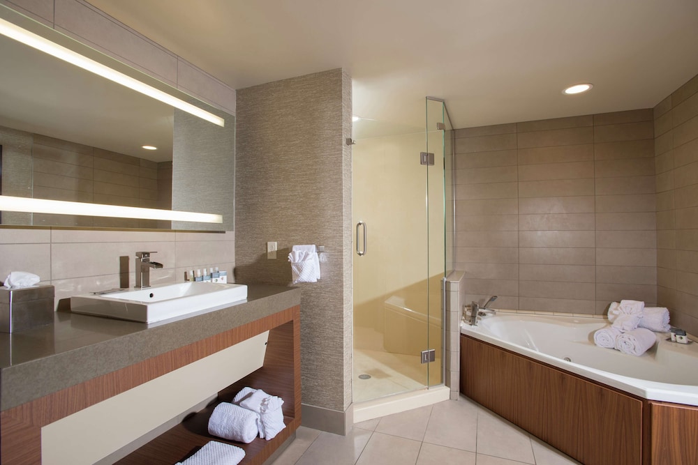 the broadway columbia a doubletree by hilton