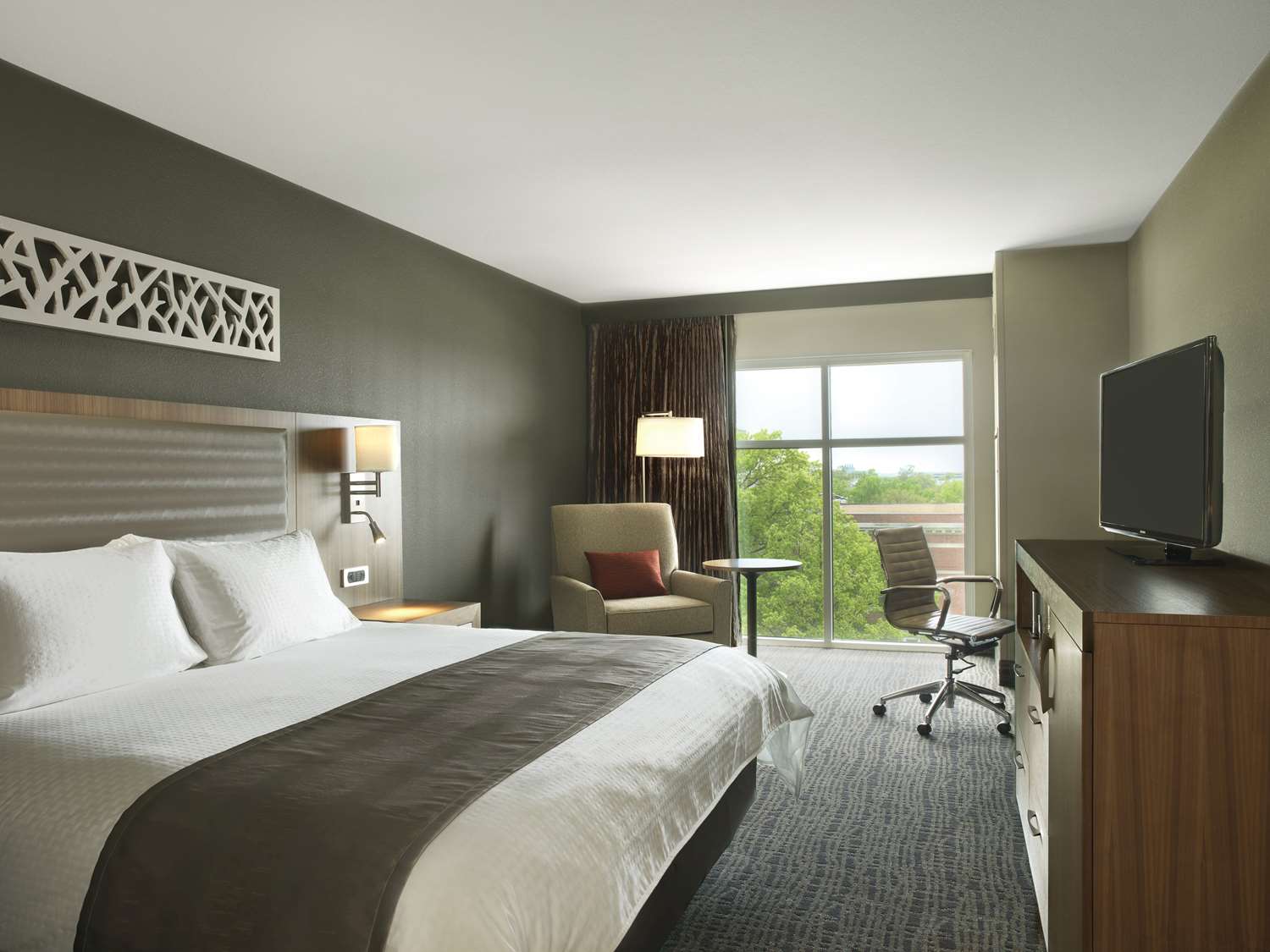 the broadway columbia a doubletree by hilton