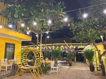 nana lee homestay and restaurant