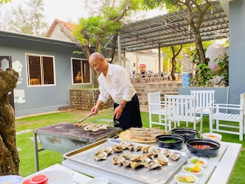 nana lee homestay and restaurant