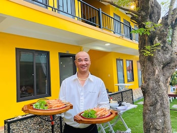 nana lee homestay and restaurant