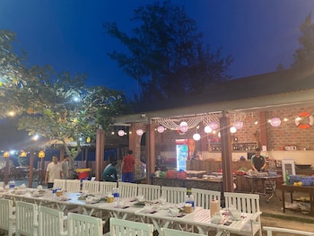 nana lee homestay and restaurant