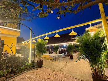 nana lee homestay and restaurant