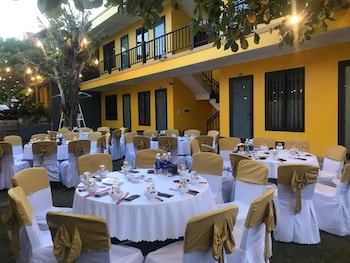nana lee homestay and restaurant