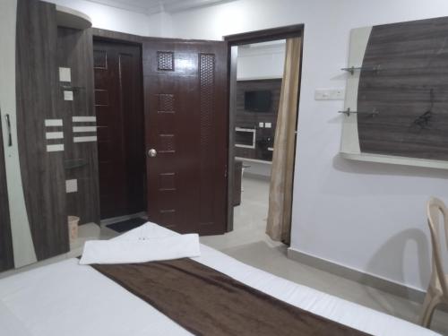 la platina premium suites near puri sea beach