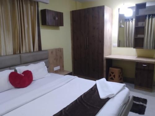 la platina premium suites near puri sea beach