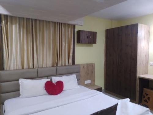la platina premium suites near puri sea beach