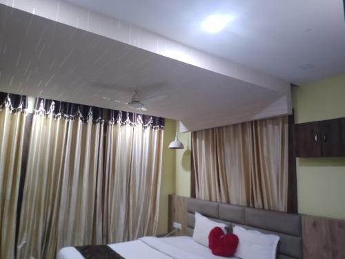 la platina premium suites near puri sea beach