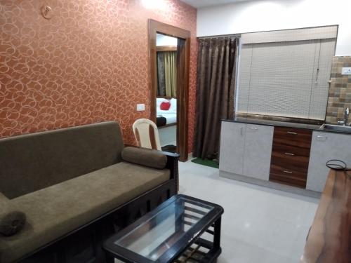 la platina premium suites near puri sea beach