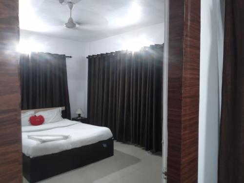 la platina premium suites near puri sea beach