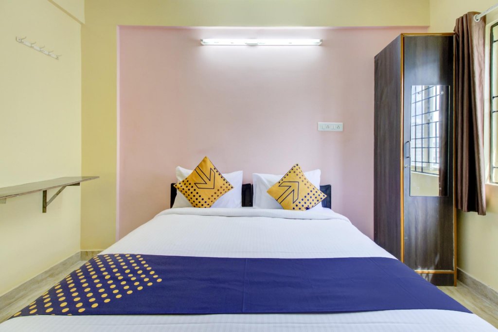 Spot On 75564 Manyata Deluxe,Vyalikaval Hbcs Layout>>Bengaluru,3 star