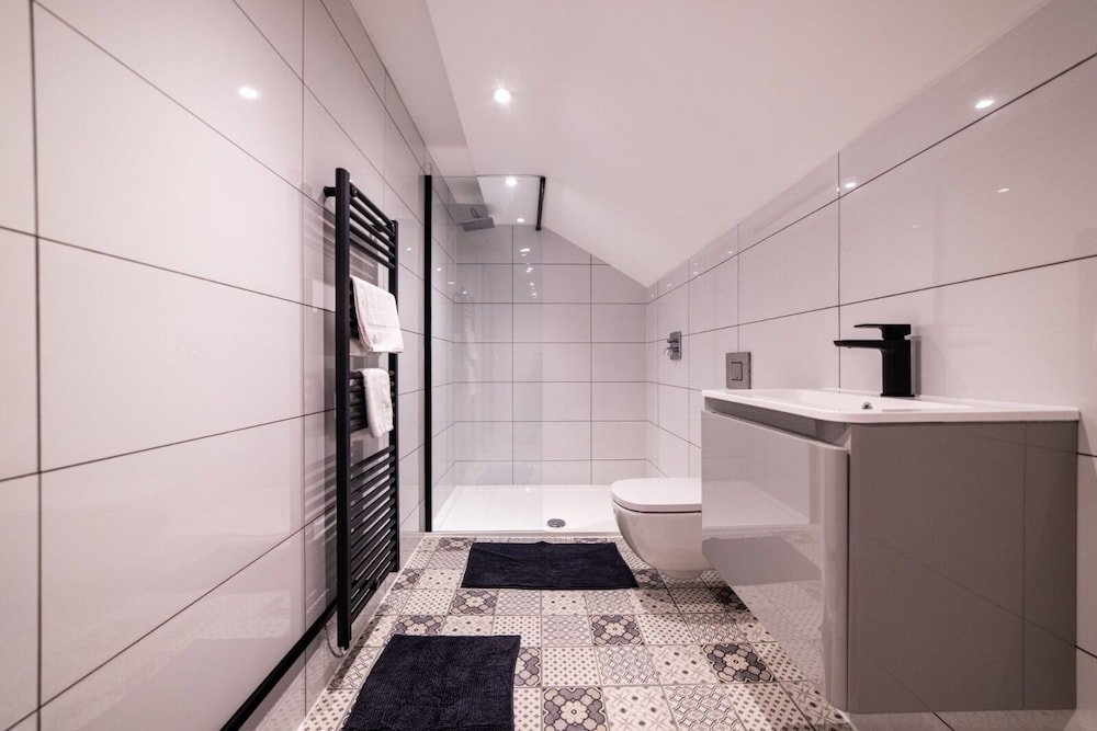 hollywood suite sasco apartments