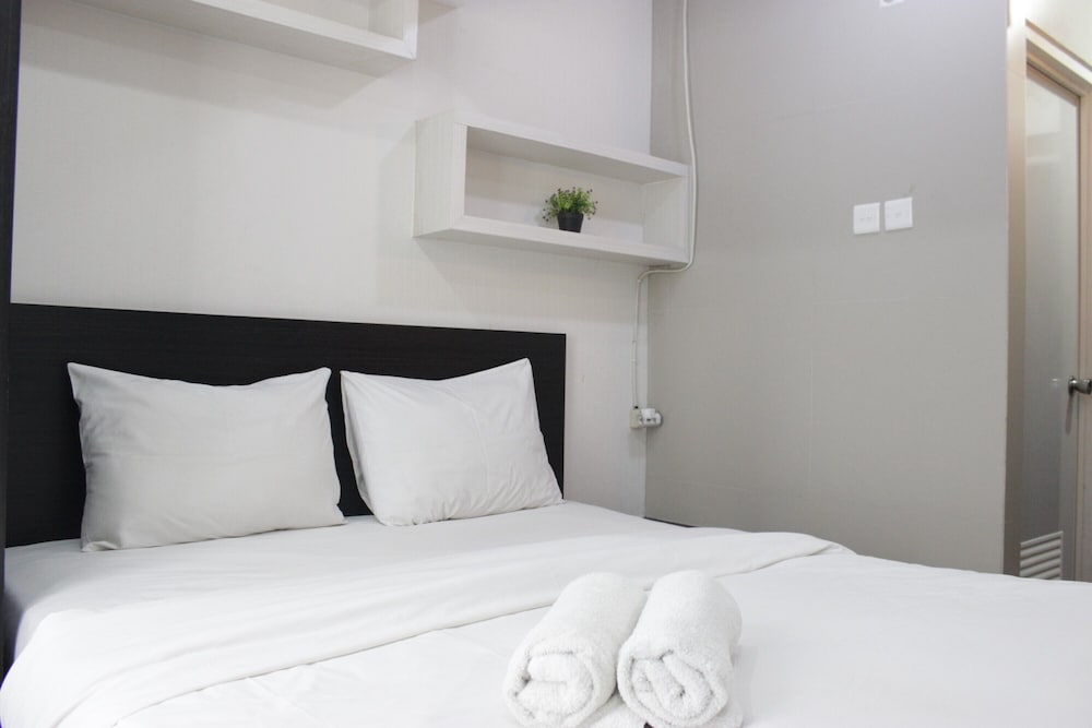 functional studio room the jarrdin cihampelas apartment
